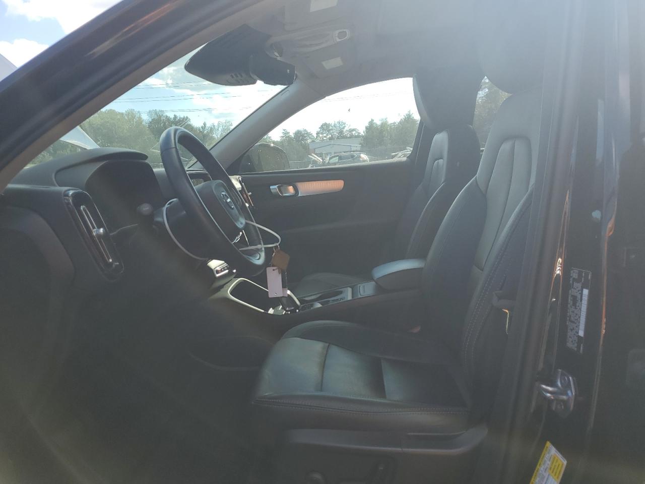 VOLVO XC40 T5 MOMENTUM