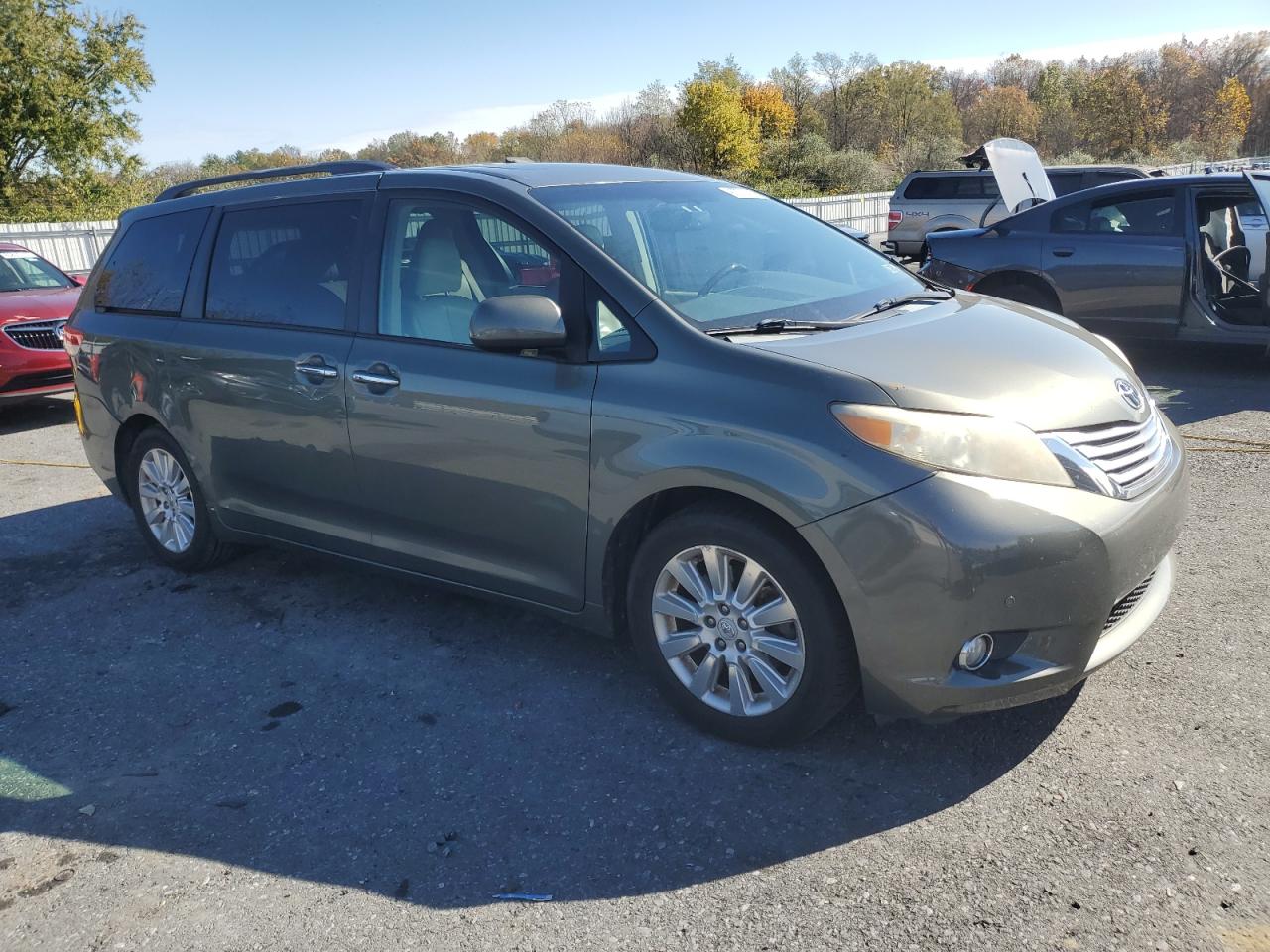 TOYOTA SIENNA XLE