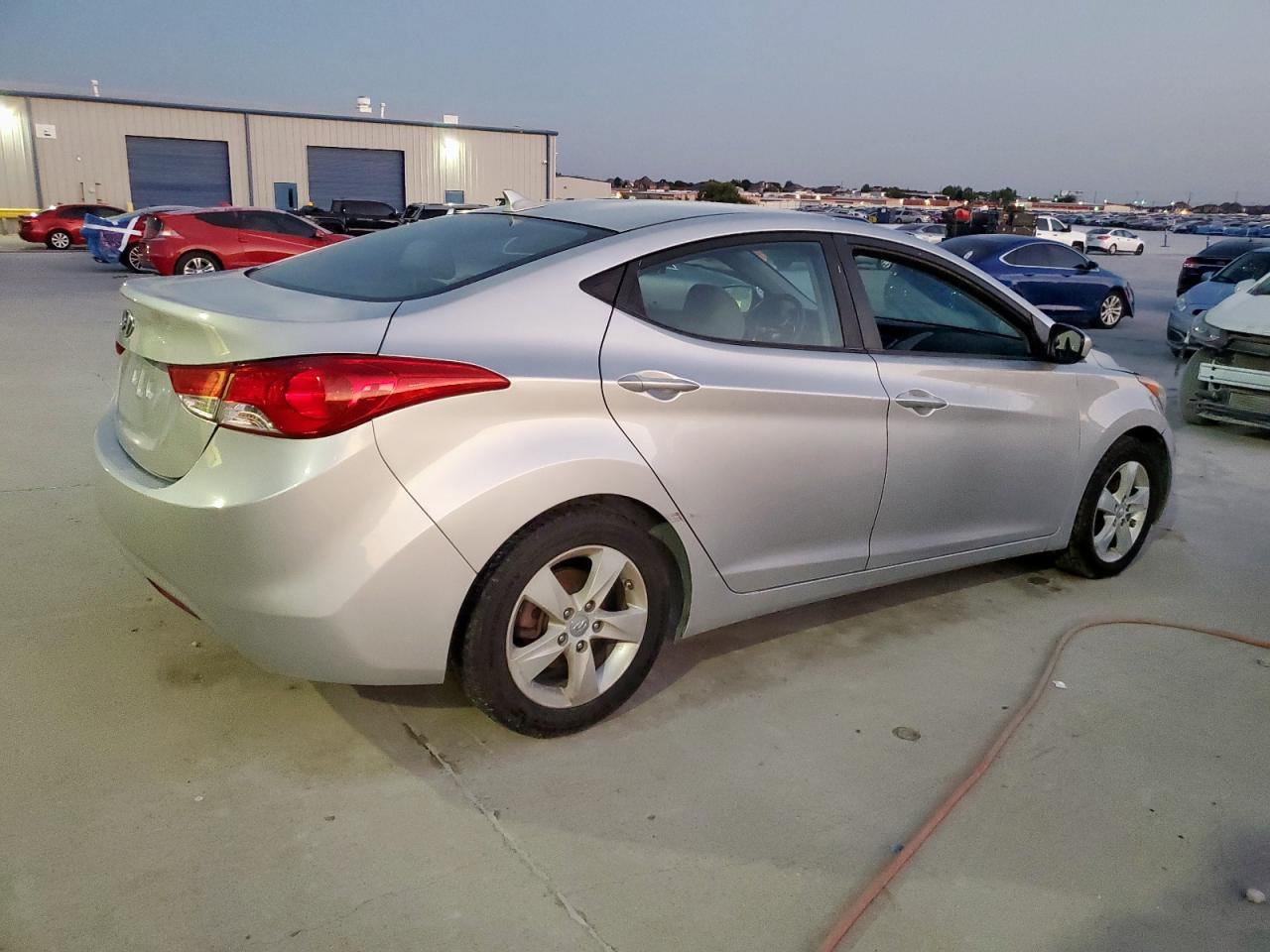 HYUNDAI ELANTRA GLS