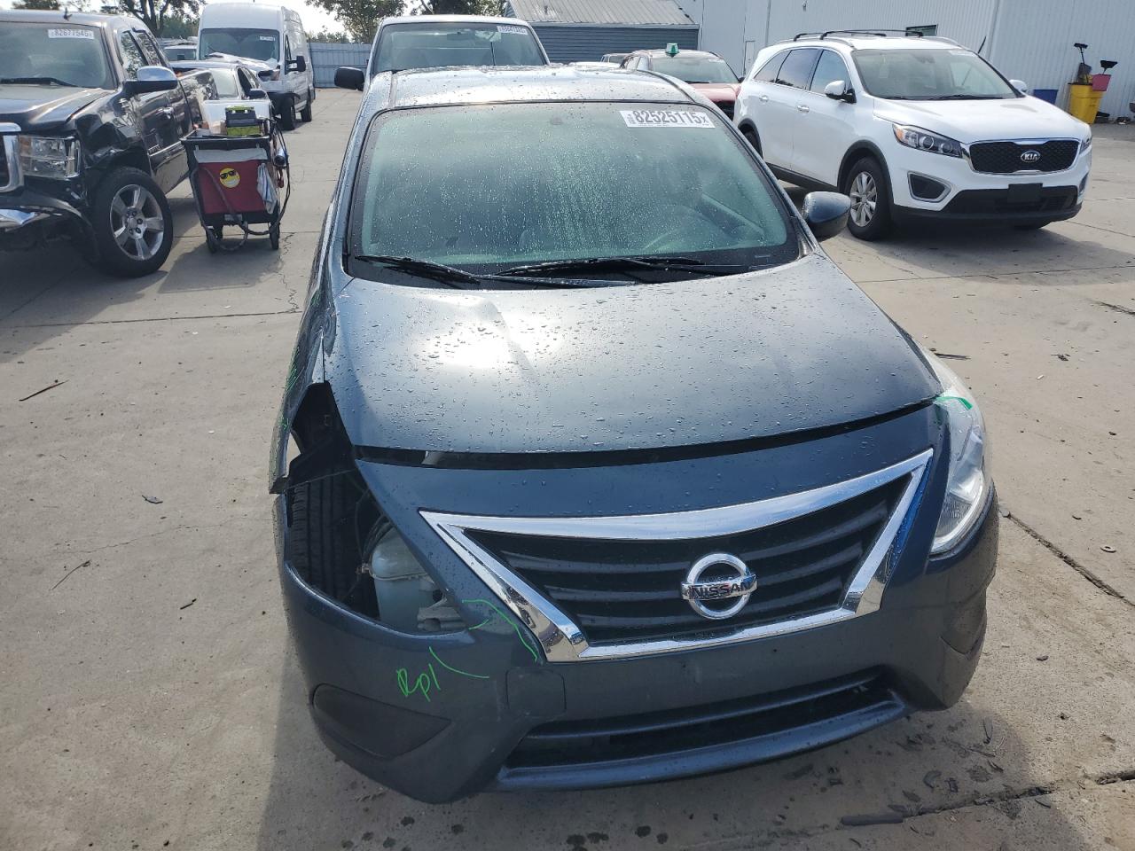 NISSAN VERSA S