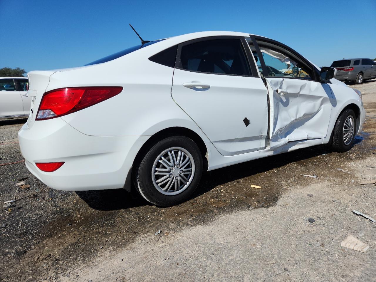 HYUNDAI ACCENT SE