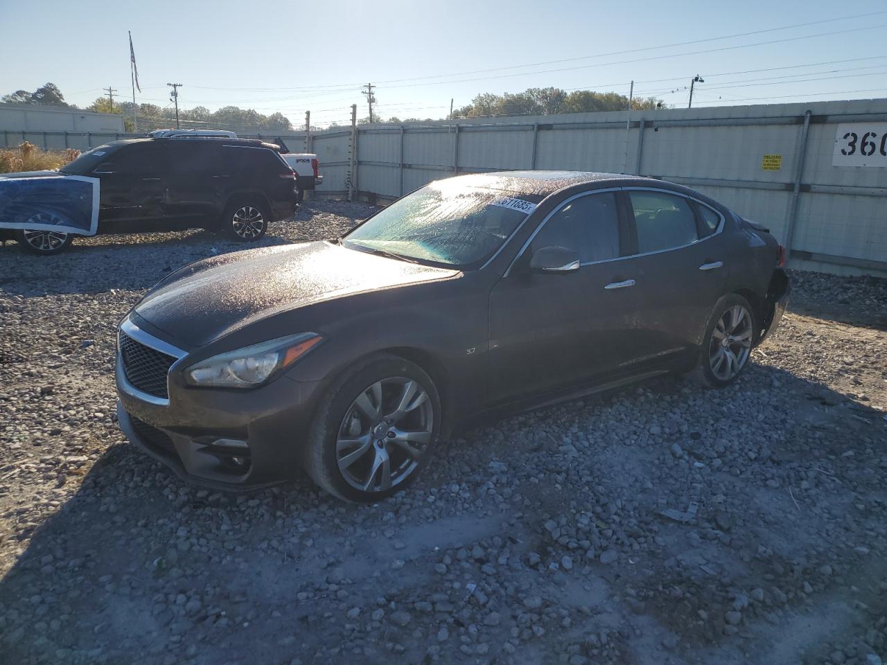 INFINITI Q70 3.7
