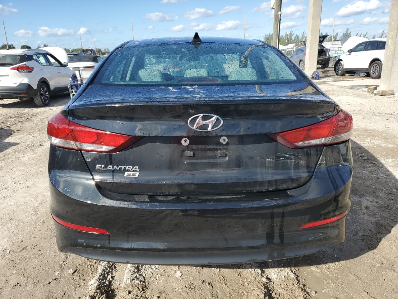 HYUNDAI ELANTRA SE