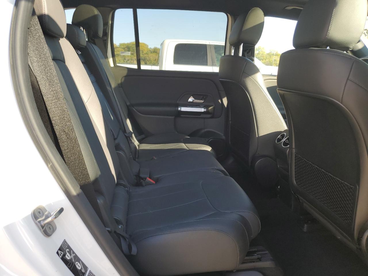 MERCEDES-BENZ EQB 300 4MATIC