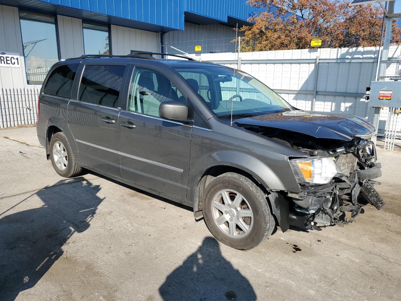 CHRYSLER TOWN & COUNTRY TOURING