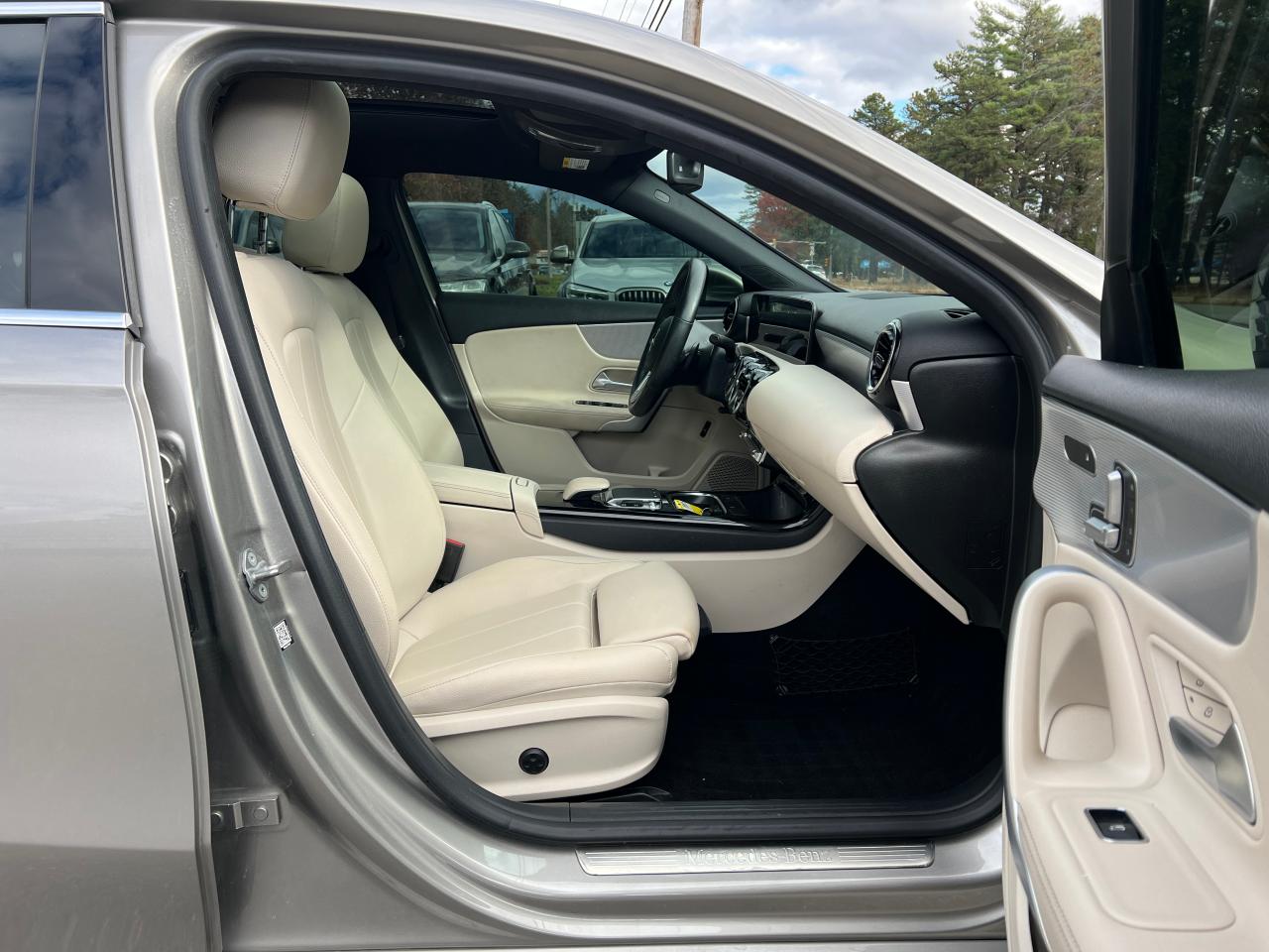 MERCEDES-BENZ A-CLASS 220 4MATIC