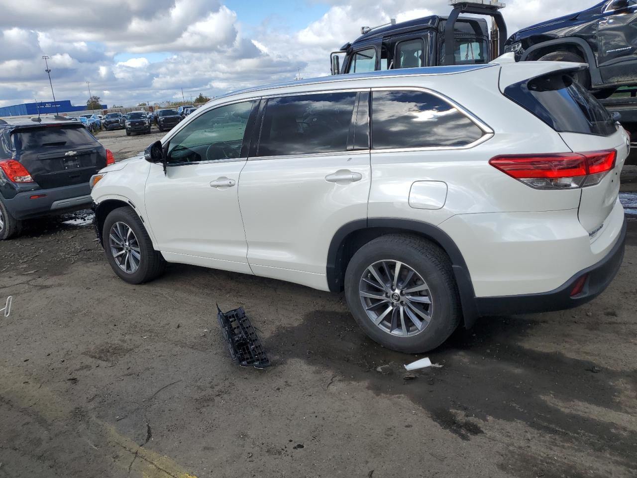 TOYOTA HIGHLANDER SE