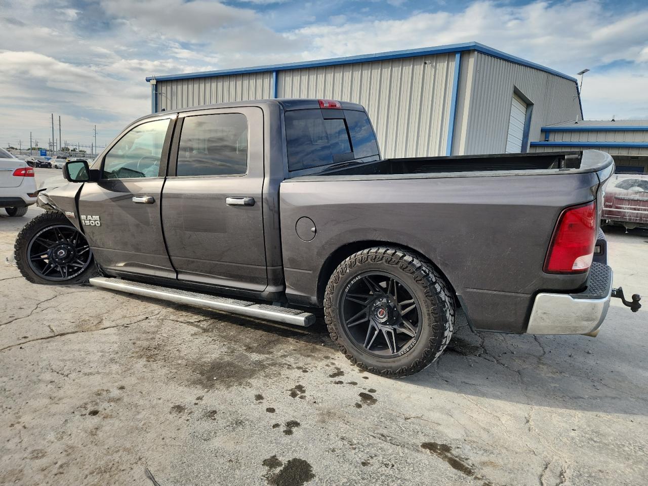 RAM 1500 SLT