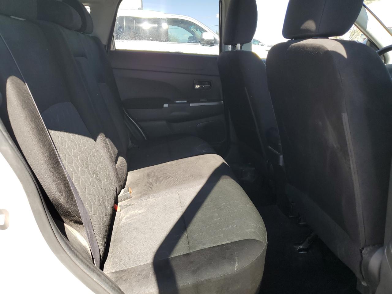 MITSUBISHI OUTLANDER ES