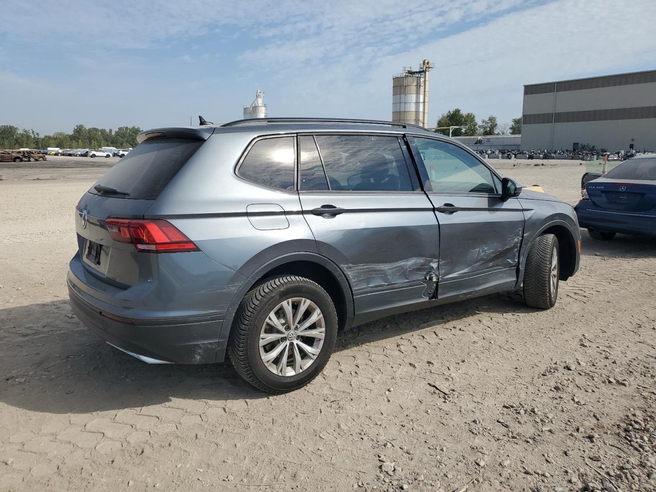VOLKSWAGEN TIGUAN S