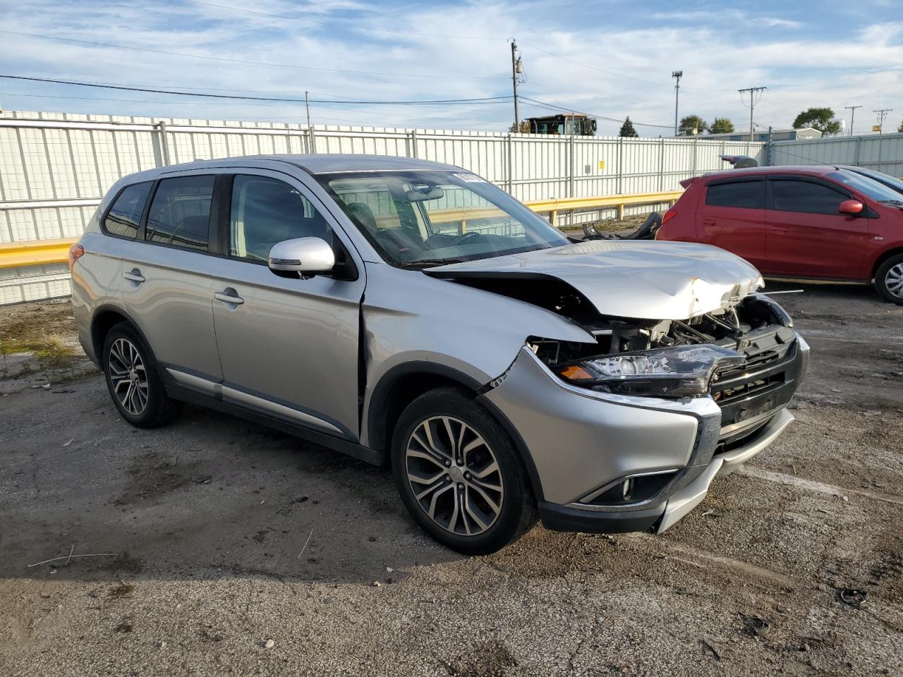 MITSUBISHI OUTLANDER SE