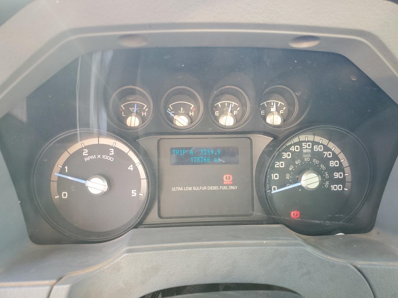 FORD F-750 SUPER DUTY