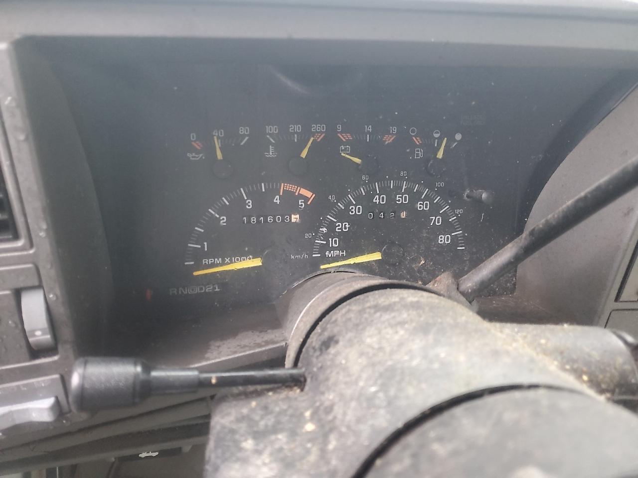 Lot #3264510427 1994 CHEVROLET GMT-400 C1