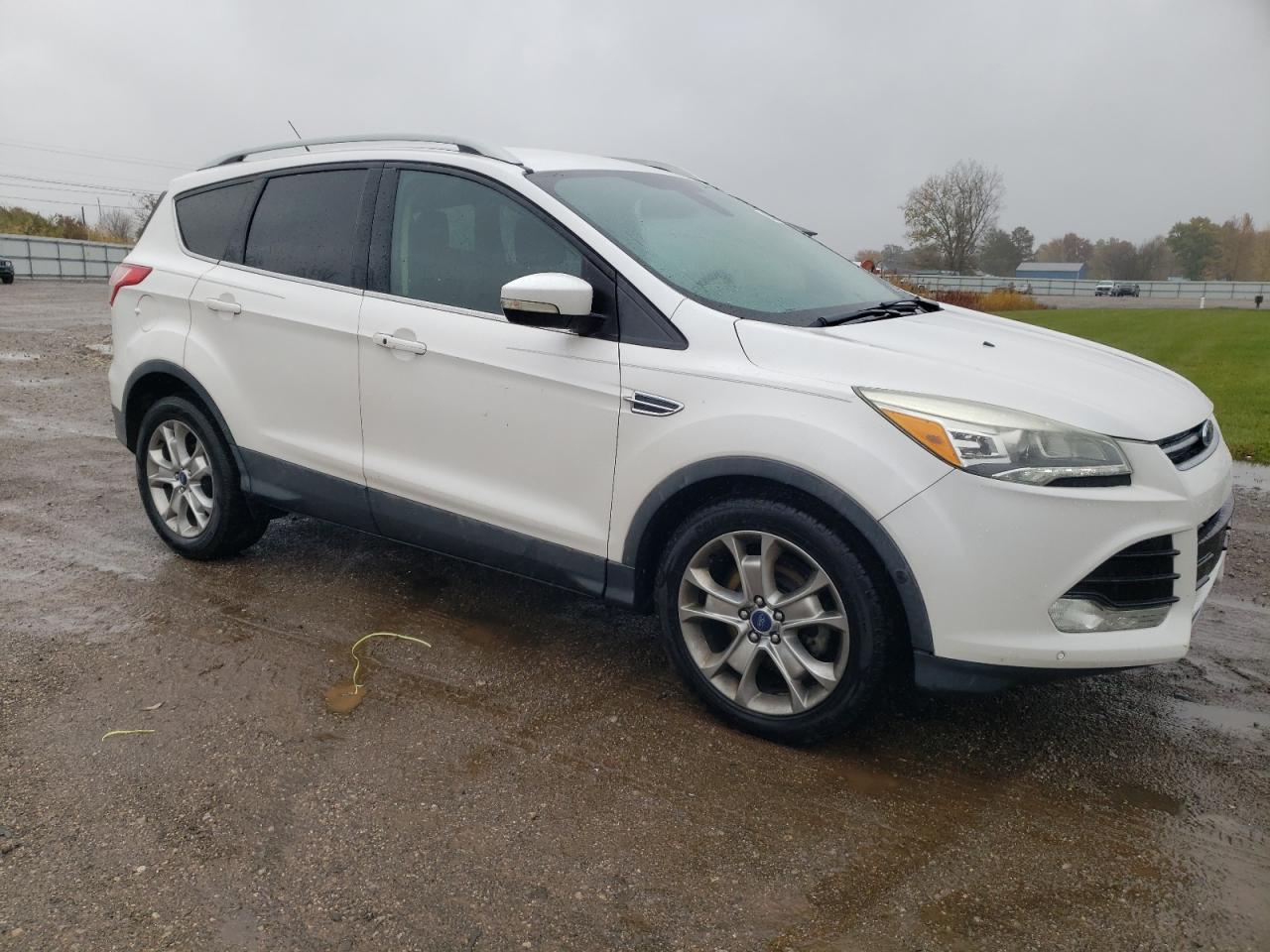 FORD ESCAPE TITANIUM