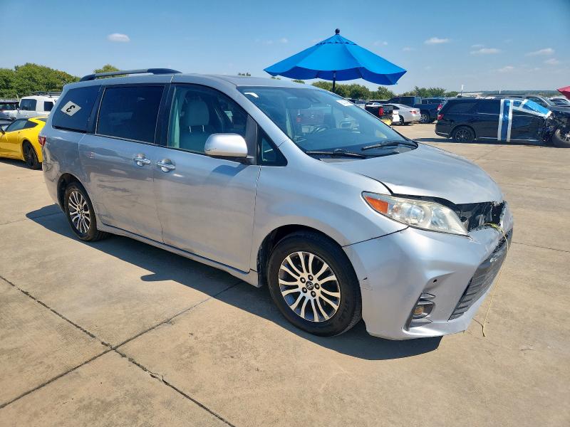 2018 TOYOTA SIENNA XLE 5TDYZ3DC3JS920329