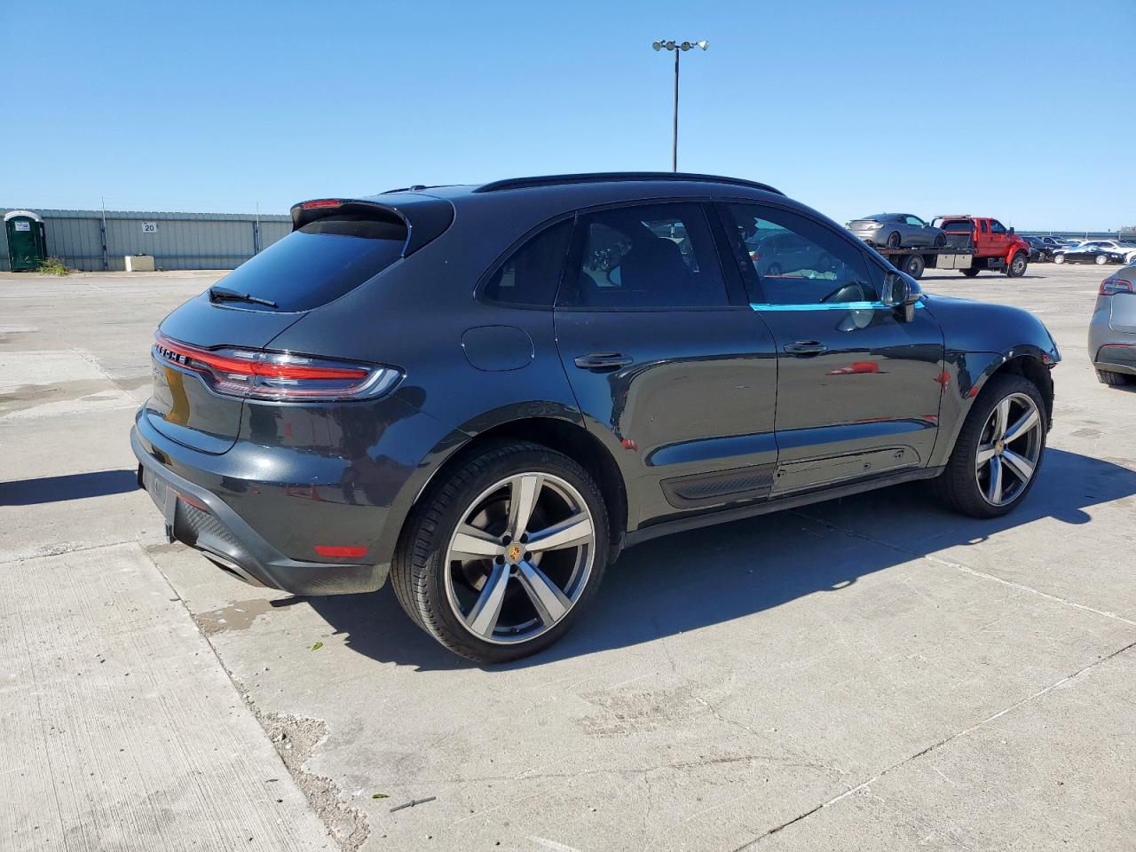 PORSCHE MACAN BASE