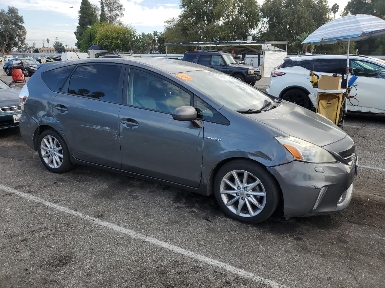 TOYOTA PRIUS V