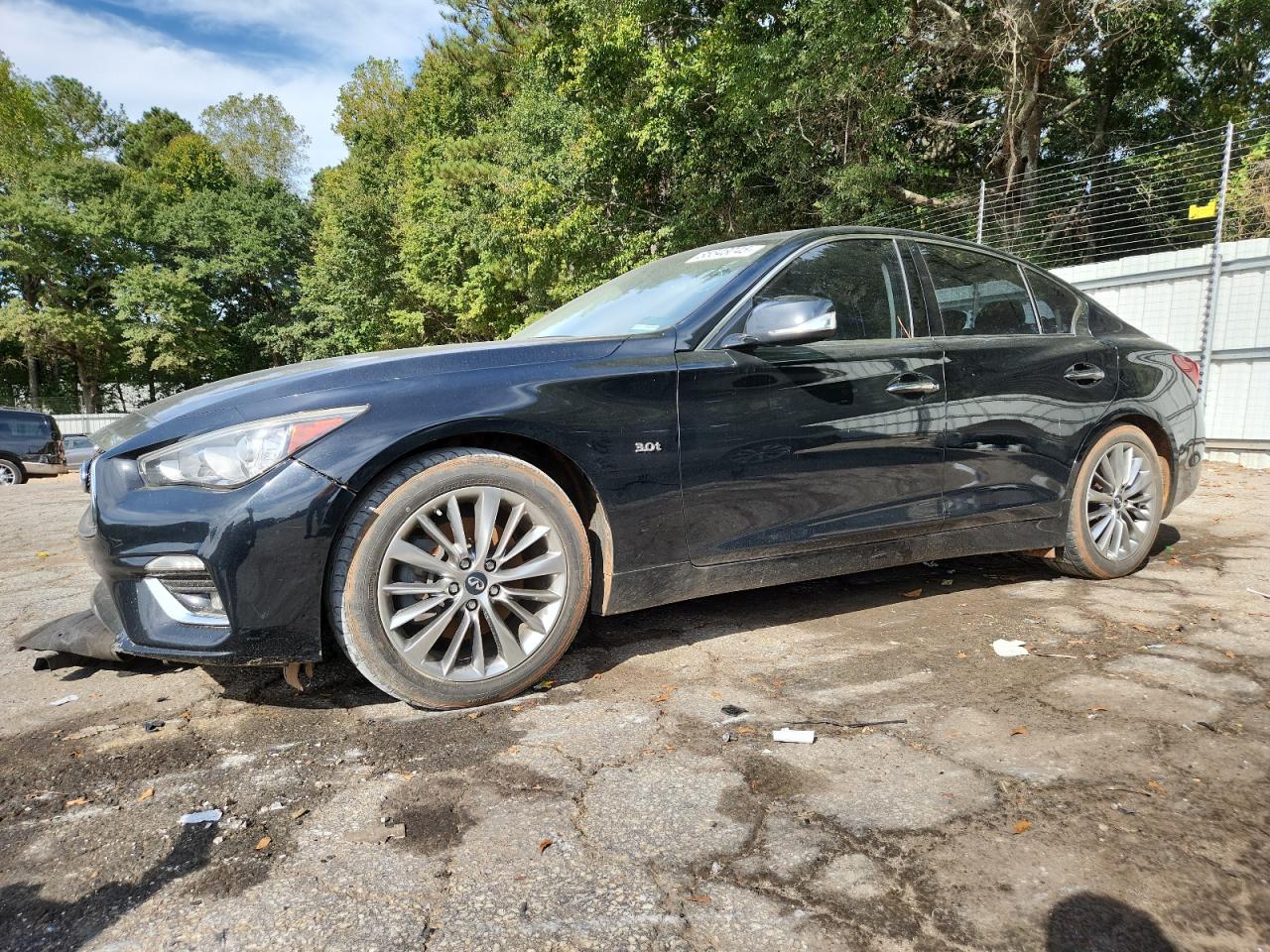 INFINITI Q50 LUXE