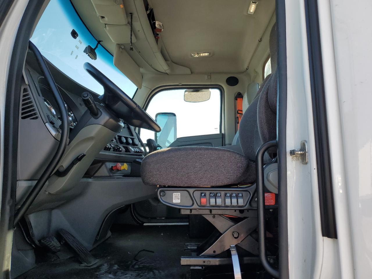 Lot #3317801067 2016 KENWORTH CONSTRUCTI