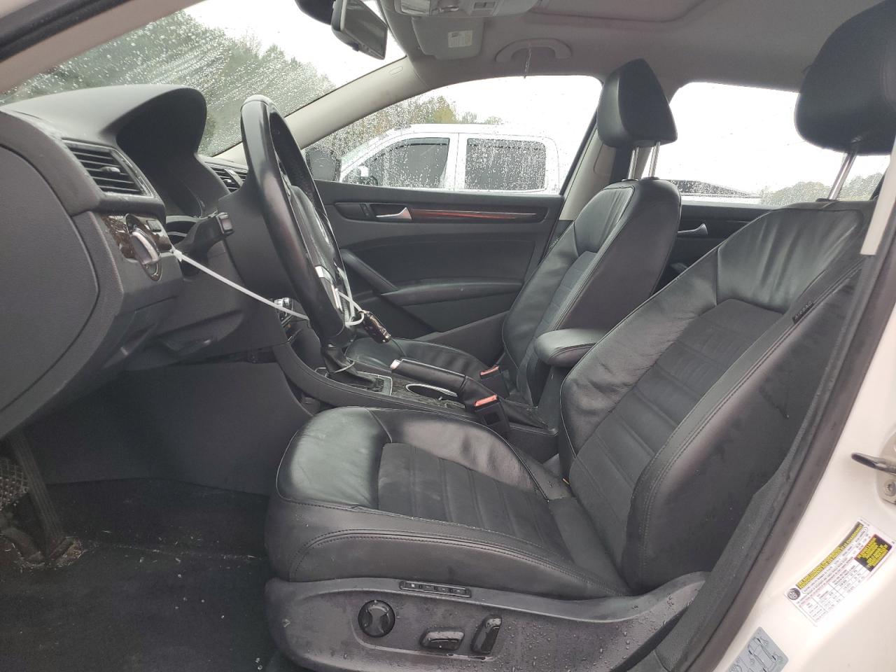 VOLKSWAGEN PASSAT SEL