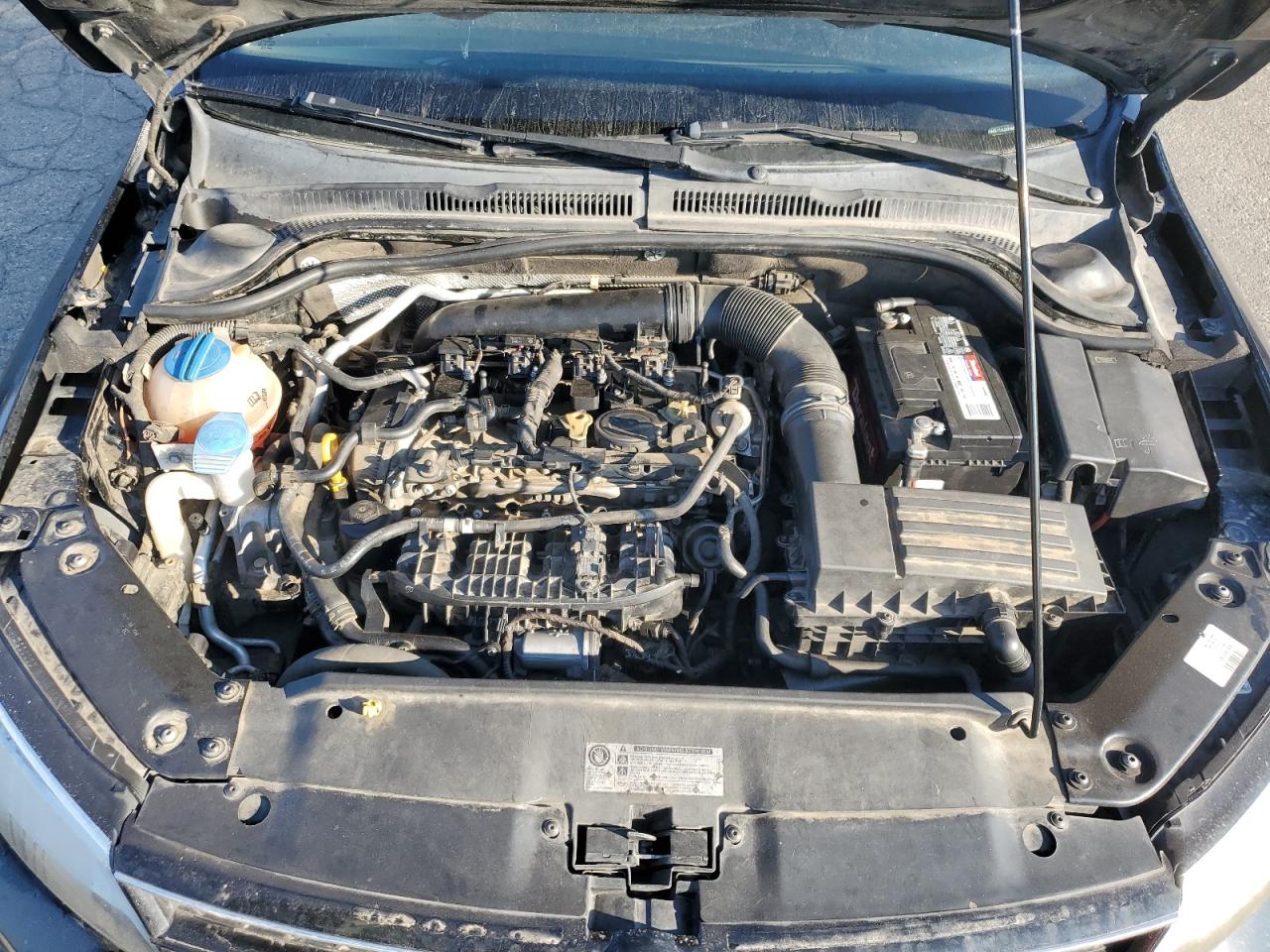 Lot #3302632018 2015 VOLKSWAGEN JETTA SE