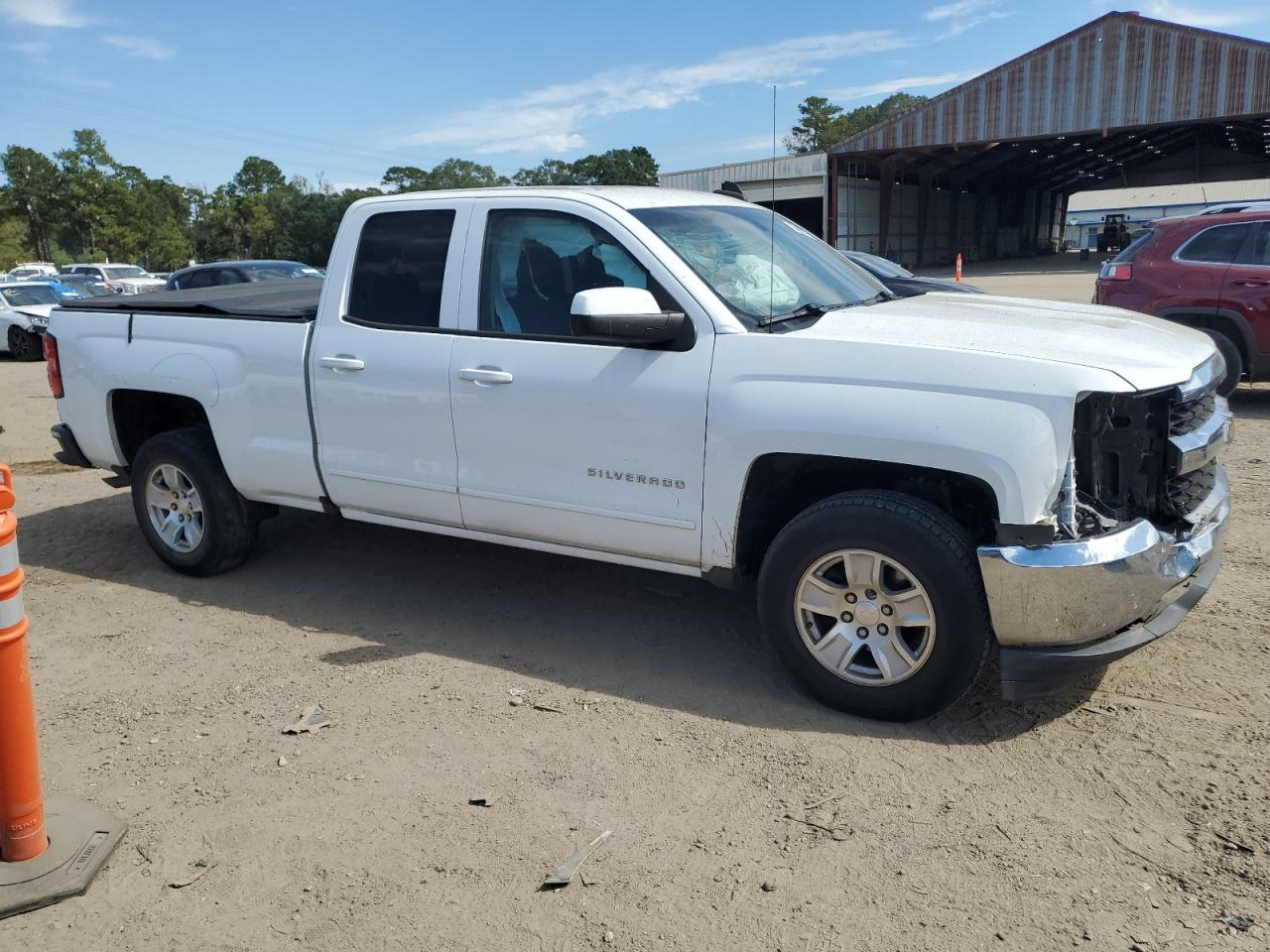 CHEVROLET SILVERADO C1500 LT