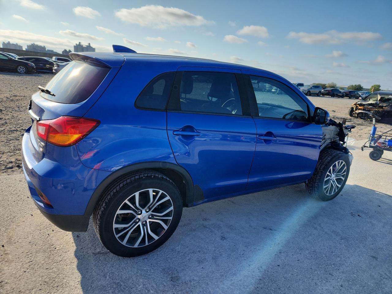 MITSUBISHI OUTLANDER ES