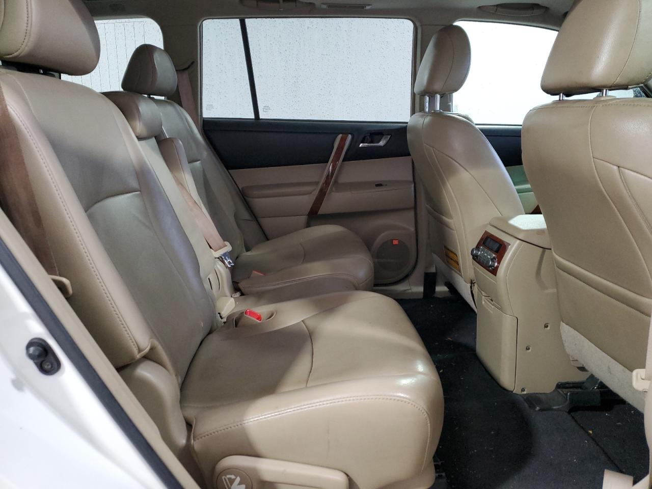 TOYOTA HIGHLANDER LIMITED