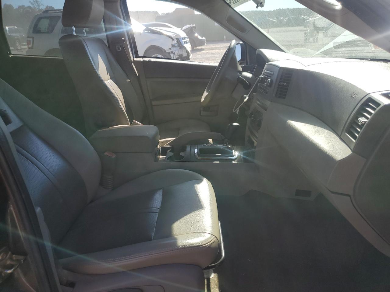 Lot #3291253000 2006 JEEP GRAND CHEROKEE LAREDO