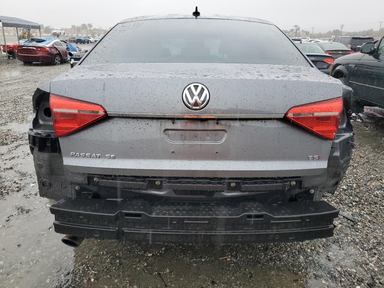 VOLKSWAGEN PASSAT SE