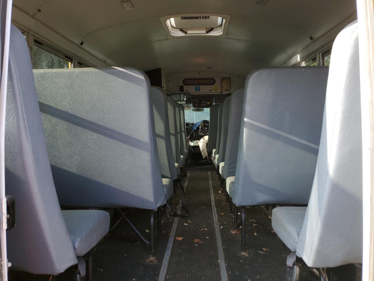 Lot #3271587403 2011 CHEVROLET MINOTOUR G3500