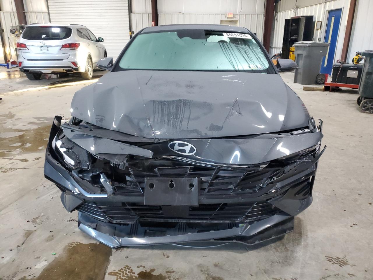 HYUNDAI ELANTRA LIMITED