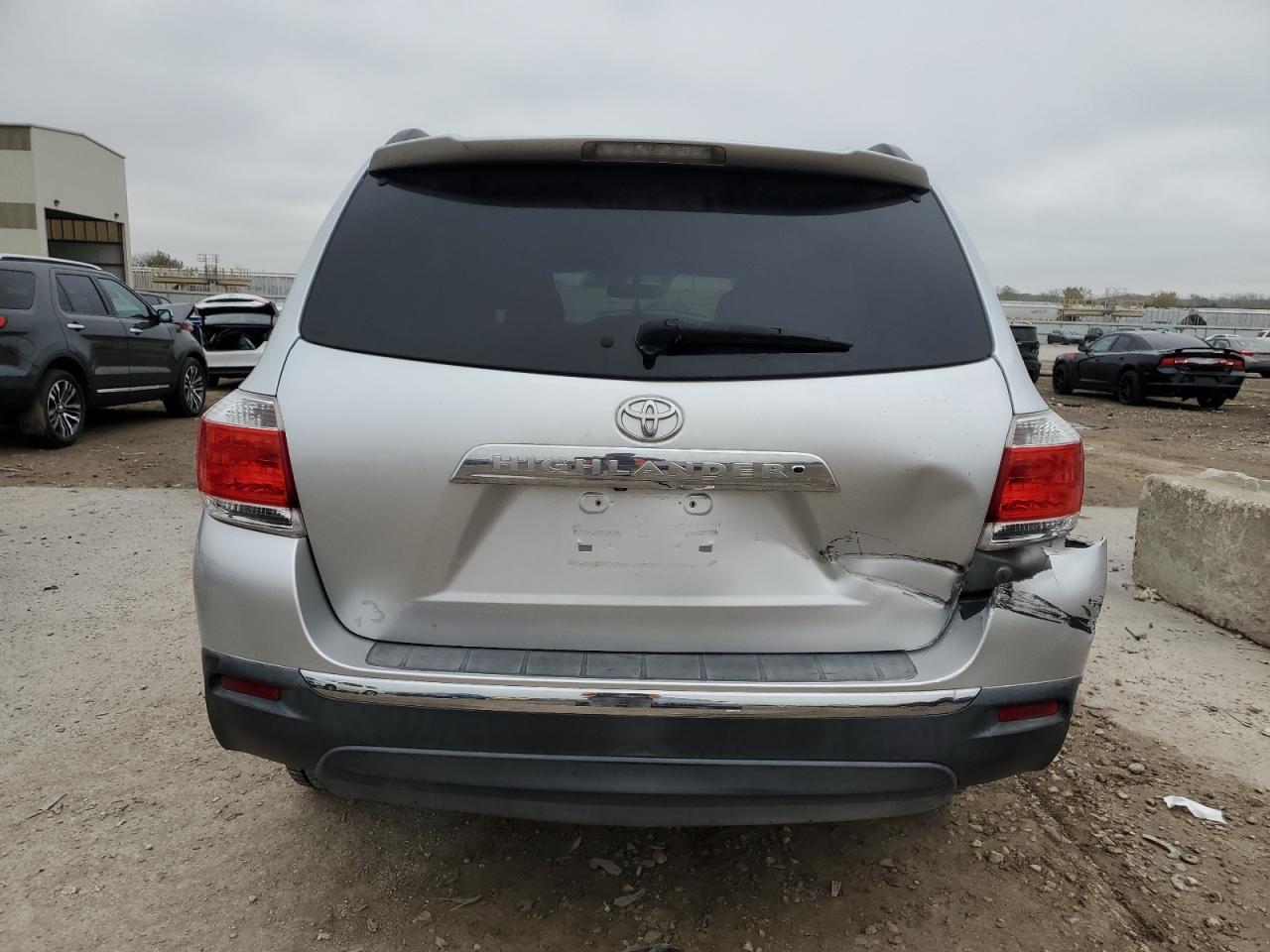 TOYOTA HIGHLANDER BASE