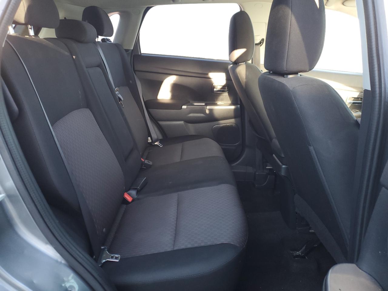 MITSUBISHI OUTLANDER ES