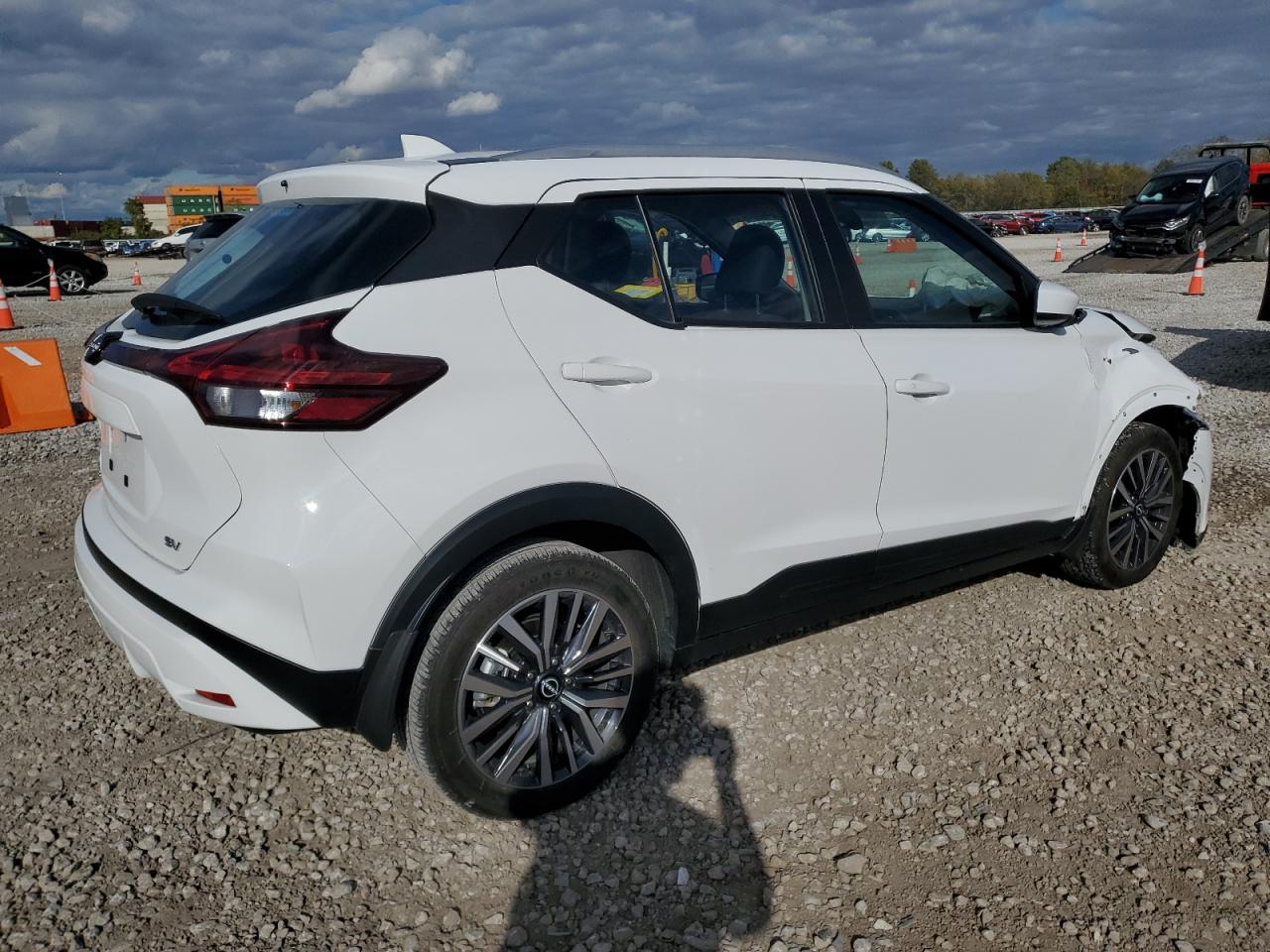 NISSAN KICKS SV