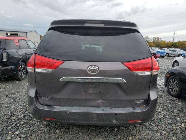 2013 TOYOTA SIENNA XLE #3316735440