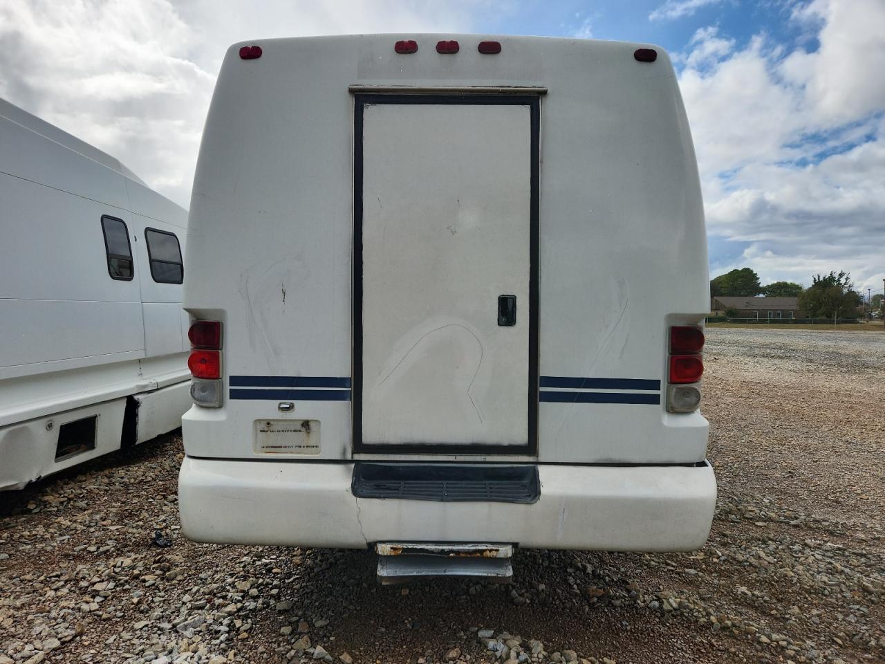 Lot #3277173947 2007 INTERNATIONAL 3000 3200