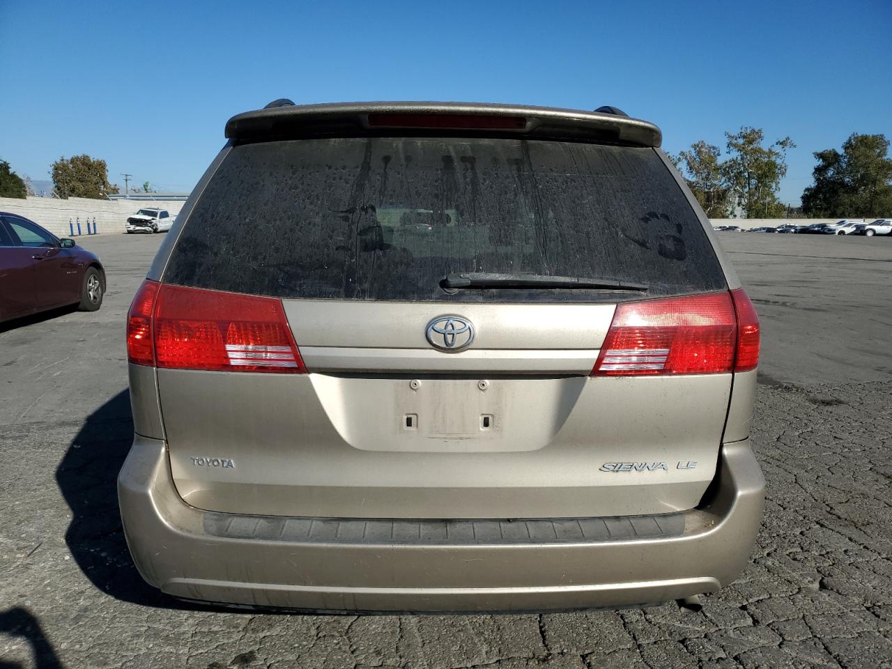 Lot #3294075968 2004 TOYOTA SIENNA CE