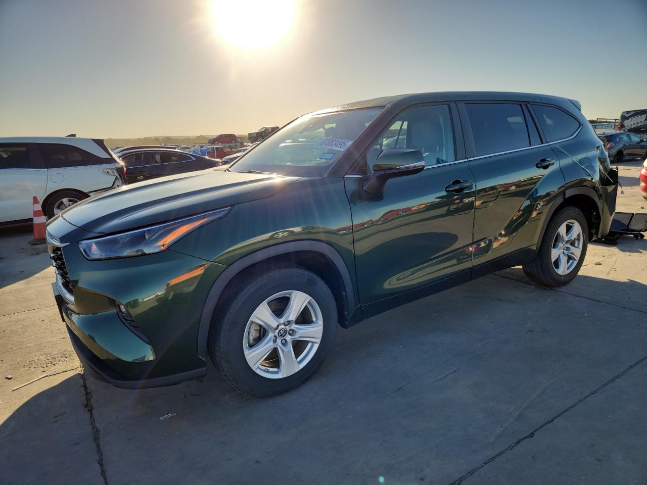 Lot #3279801261 2023 TOYOTA HIGHLANDER