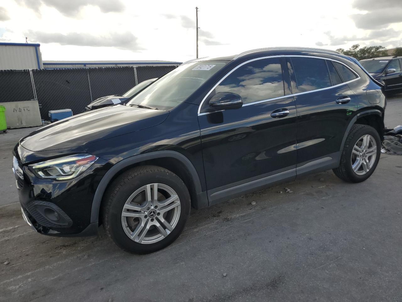 MERCEDES-BENZ GLA-CLASS 250