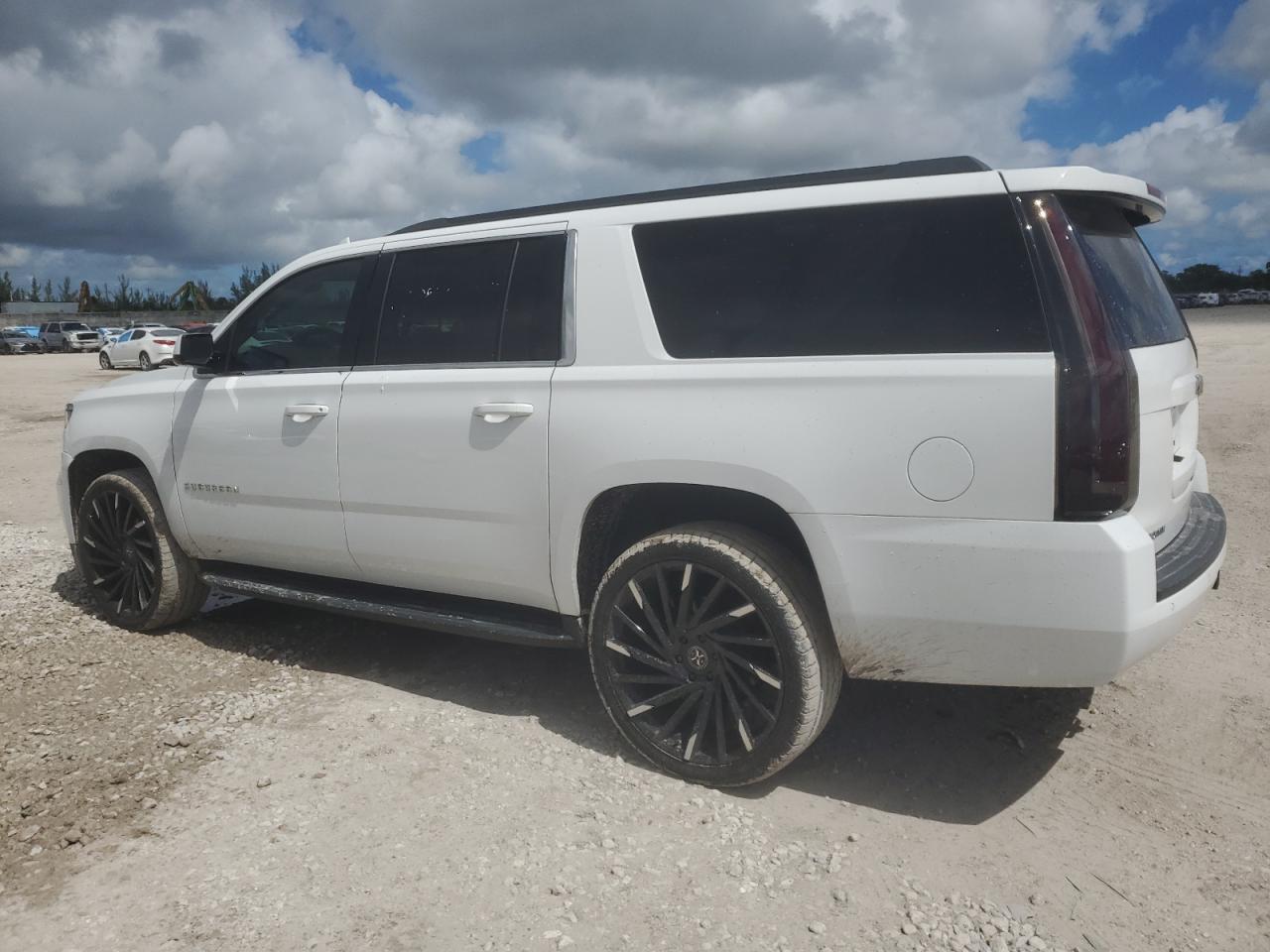 CHEVROLET SUBURBAN C1500 LS