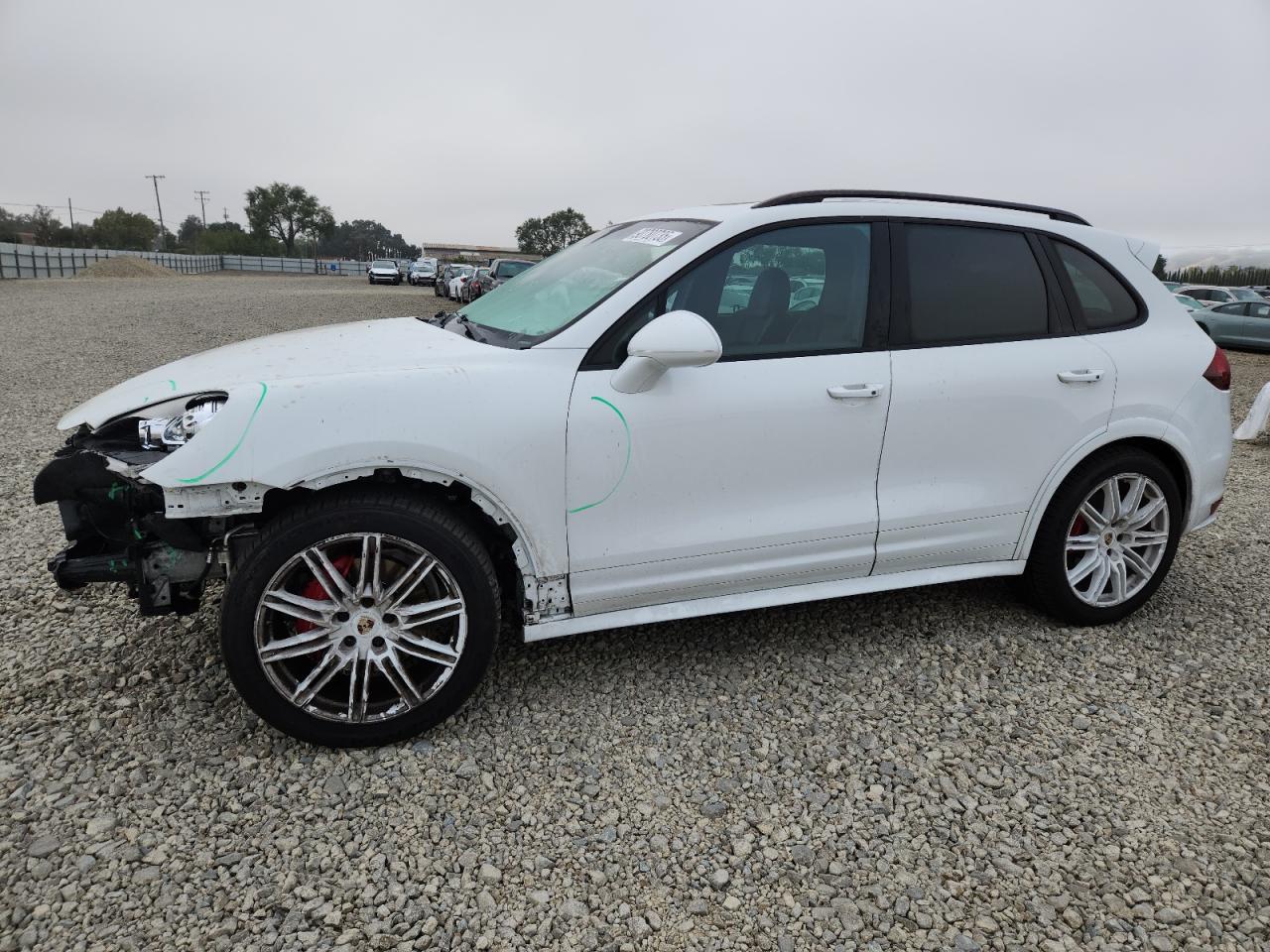 PORSCHE CAYENNE GTS