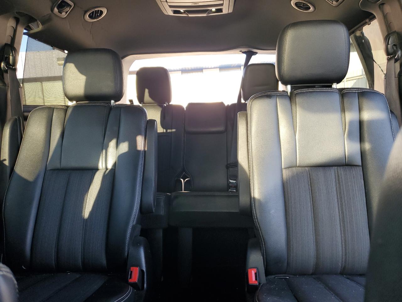 CHRYSLER TOWN & COUNTRY S