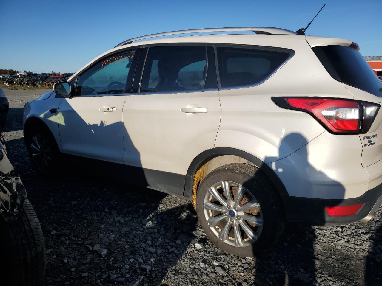 FORD ESCAPE TITANIUM
