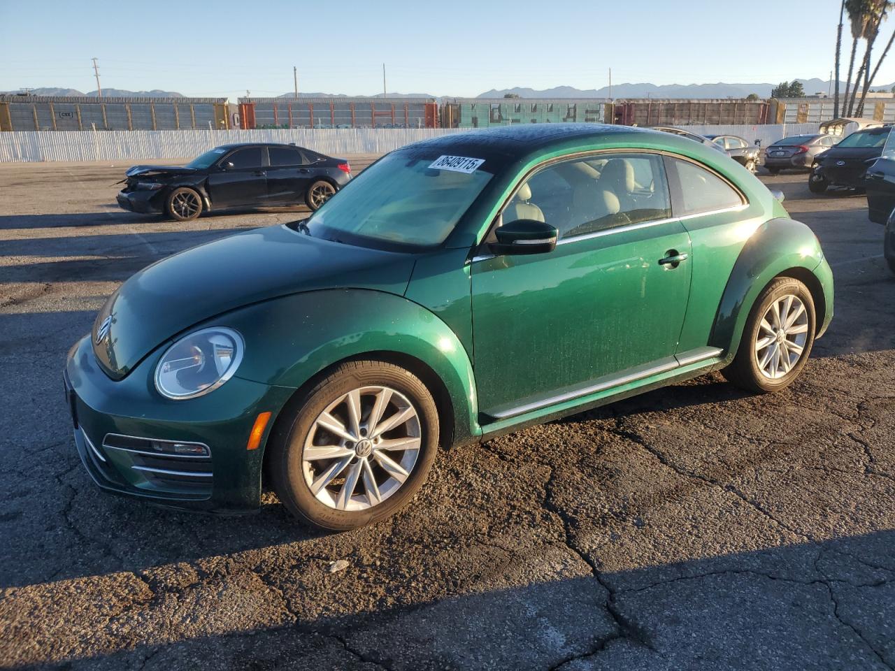 VOLKSWAGEN BEETLE SE