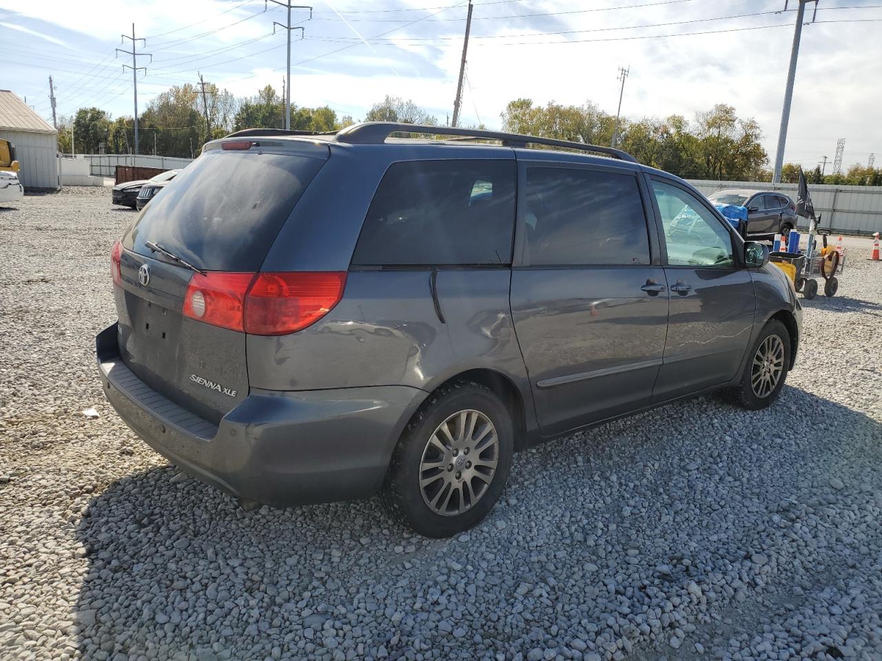 TOYOTA SIENNA XLE