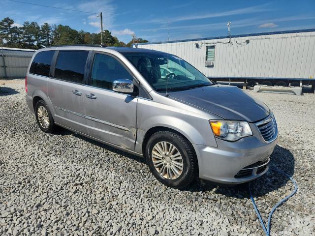 2016 CHRYSLER TOWN & COU - 2C4RC1CGXGR284525