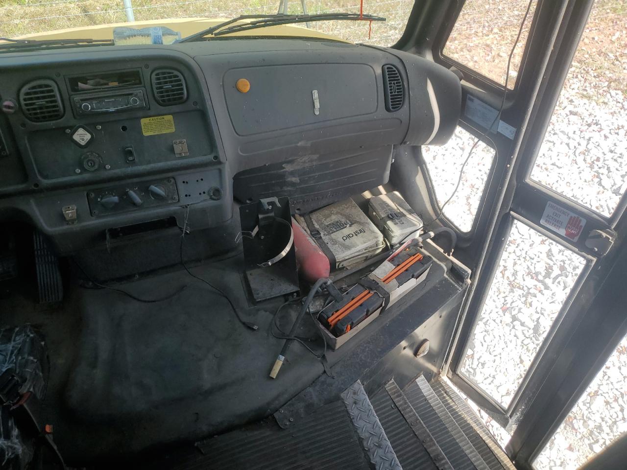 Lot #3273801372 2012 THOMAS SAF-T-LINER C2