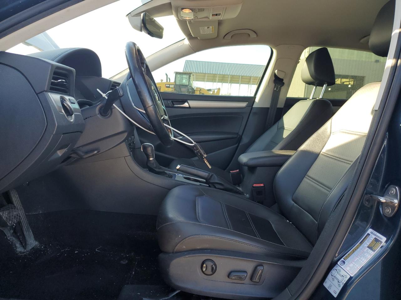 VOLKSWAGEN PASSAT SE