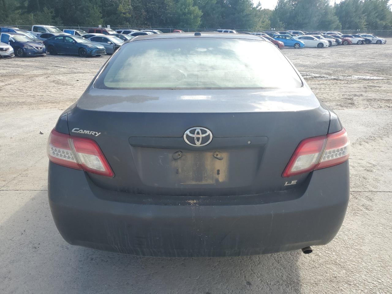 TOYOTA CAMRY BASE
